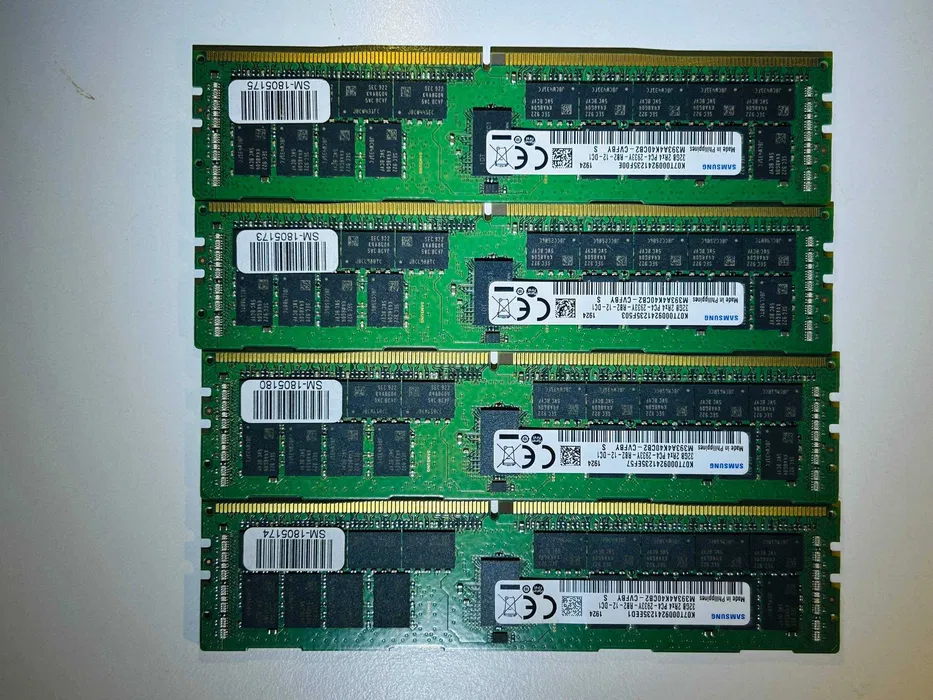 Серверний модуль оперативної DDR4-пам’яті Samsung M393A4K40DB2-CTD